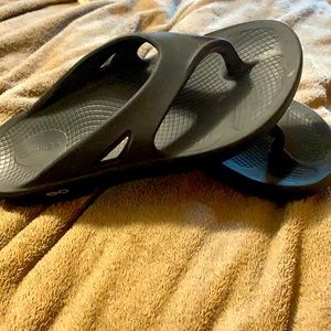 Women’s. Men’s. OOFOS